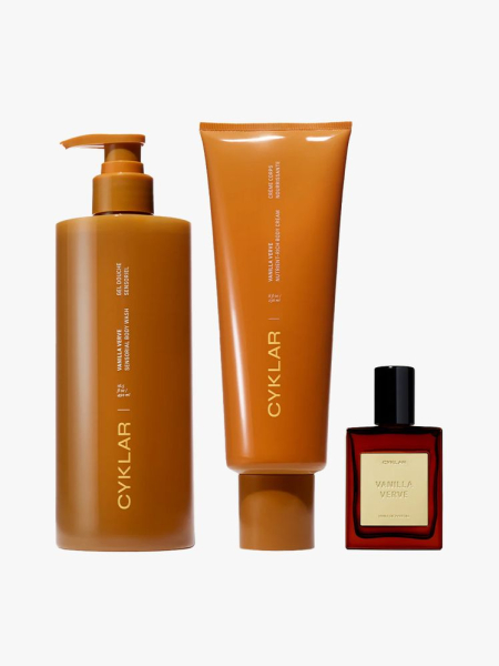 Cyklar Vanilla Verve Essentials Set in branded components on a light gray background